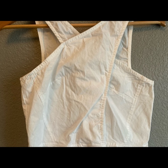 High-Lo White Halter Top - Picture 2 of 5